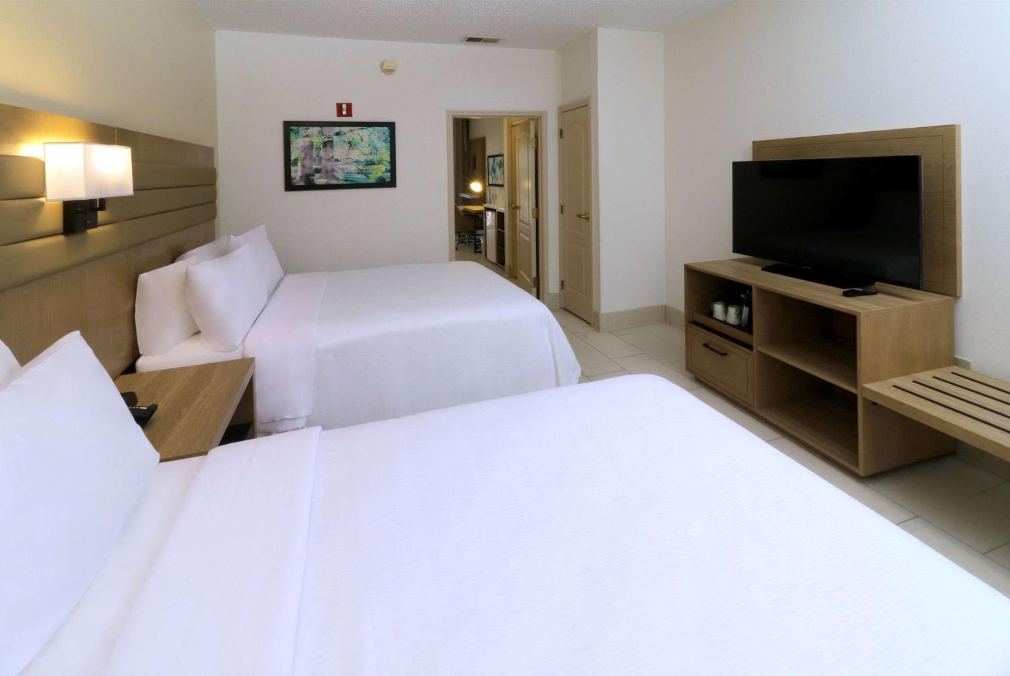 วินด์แฮม การ์เดน แมคคัลเลน แอท ลาพลาซามอลล์ Hotel ภายนอก รูปภาพ