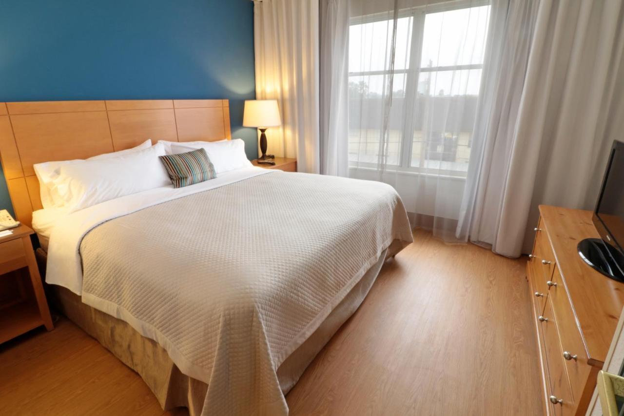 วินด์แฮม การ์เดน แมคคัลเลน แอท ลาพลาซามอลล์ Hotel ภายนอก รูปภาพ